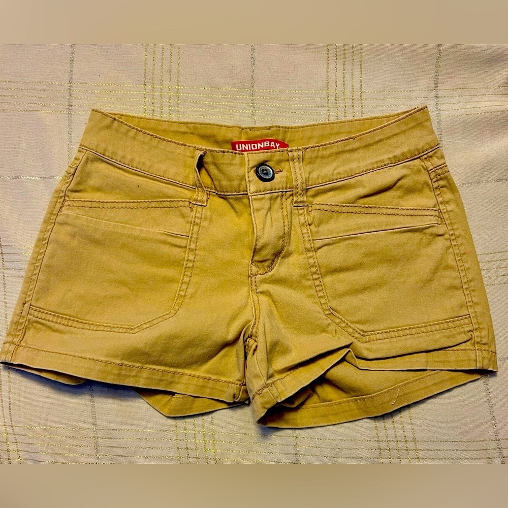 Unionbay size 3 tan juniors shorts